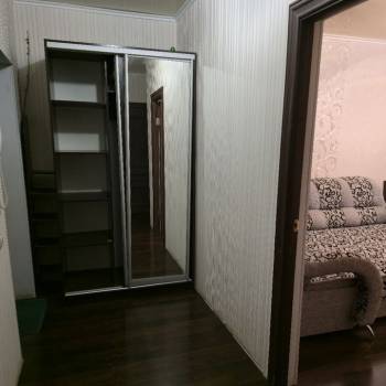 Продается 1-комнатная квартира, 42 м²