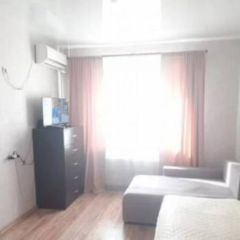 Продается 1-комнатная квартира, 37 м²
