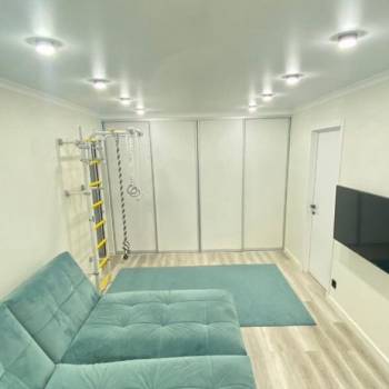 Продается Многокомнатная квартира, 67 м²