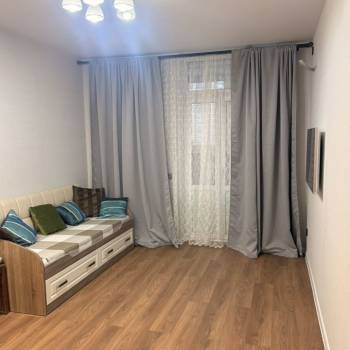 Сдается 1-комнатная квартира, 42,2 м²