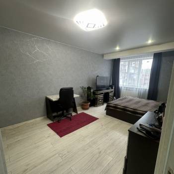 Продается 1-комнатная квартира, 40 м²