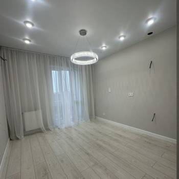 Продается 1-комнатная квартира, 42 м²
