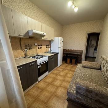 Сдается 1-комнатная квартира, 42 м²