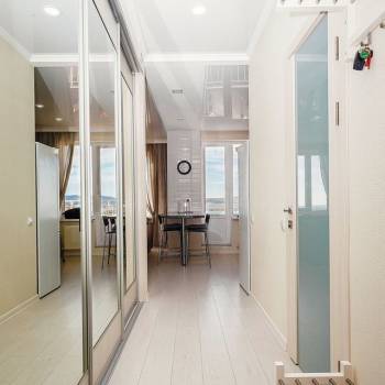 Продается 1-комнатная квартира, 42 м²
