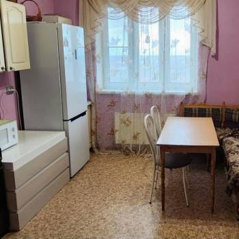 Сдается 2-х комнатная квартира, 76 м²