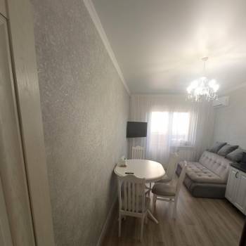 Продается 1-комнатная квартира, 56 м²