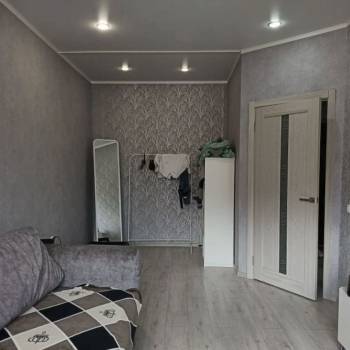 Продается 1-комнатная квартира, 38 м²