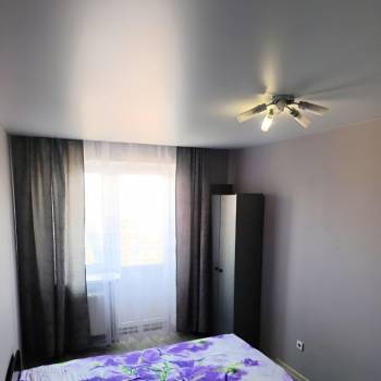 Продается 1-комнатная квартира, 42 м²