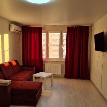 Продается 1-комнатная квартира, 38 м²