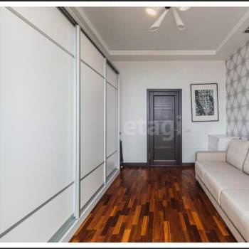 Продается 3-х комнатная квартира, 132,2 м²
