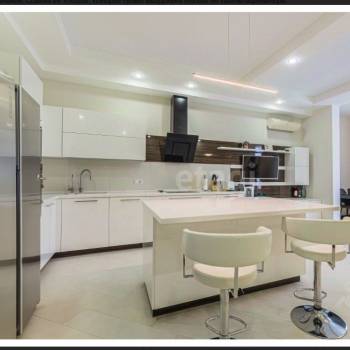 Продается 3-х комнатная квартира, 132,2 м²