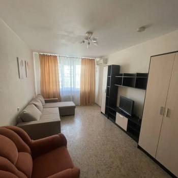 Сдается 1-комнатная квартира, 45 м²