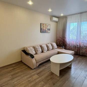 Сдается 1-комнатная квартира, 44 м²