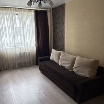 Продается 1-комнатная квартира, 37 м²