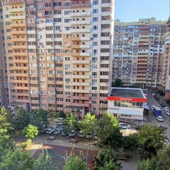 Сдается 1-комнатная квартира, 42 м²