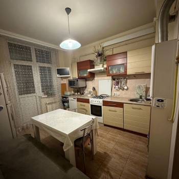 Продается 1-комнатная квартира, 52,9 м²