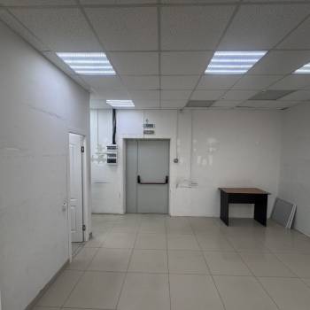 Сдается Нежилое помещение, 100 м²