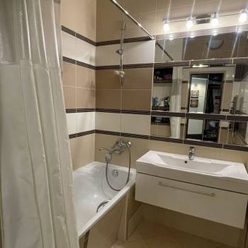 Сдается 2-х комнатная квартира, 84 м²