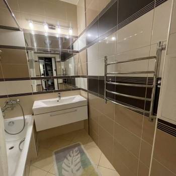 Сдается 2-х комнатная квартира, 84 м²