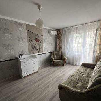 Сдается 1-комнатная квартира, 38 м²