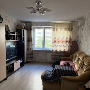 Продается 1-комнатная квартира, 37,5 м²