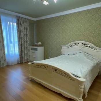 Продается 2-х комнатная квартира, 90 м²