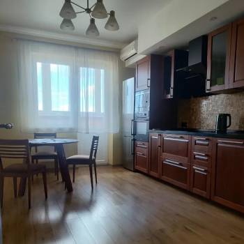 Сдается 2-х комнатная квартира, 74 м²