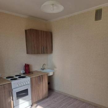 Продается 1-комнатная квартира, 38 м²
