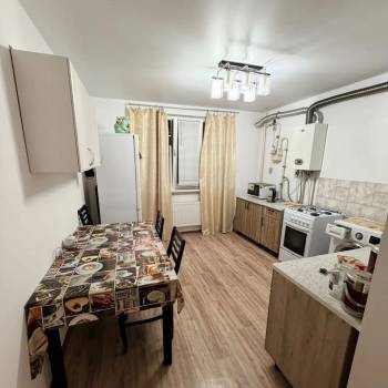 Продается 1-комнатная квартира, 40 м²