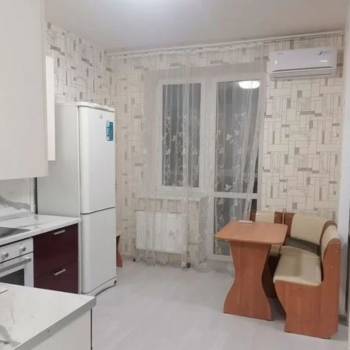 Сдается 1-комнатная квартира, 37 м²