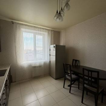 Сдается 1-комнатная квартира, 42 м²