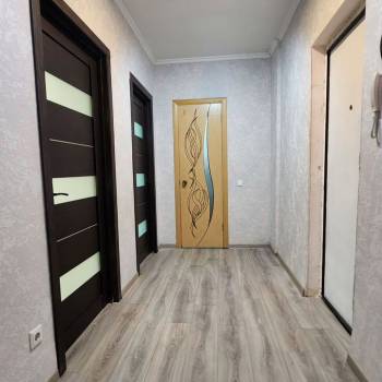 Продается 1-комнатная квартира, 42 м²
