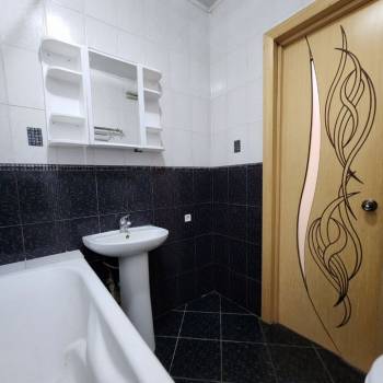 Продается 1-комнатная квартира, 42 м²