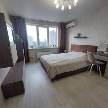 Продается 1-комнатная квартира, 38 м²