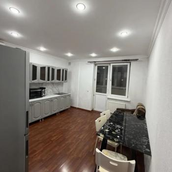 Сдается 1-комнатная квартира, 58 м²