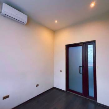 Сдается Нежилое помещение, 308 м²