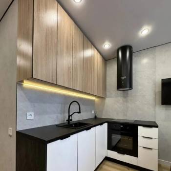 Продается 1-комнатная квартира, 42 м²