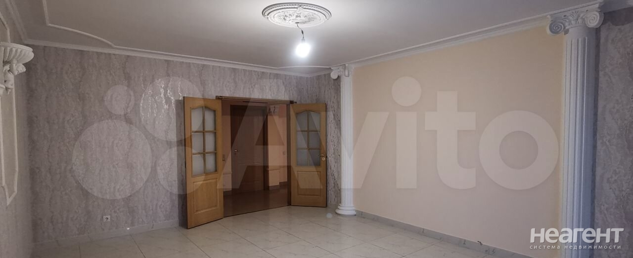 Продается Многокомнатная квартира, 145 м²