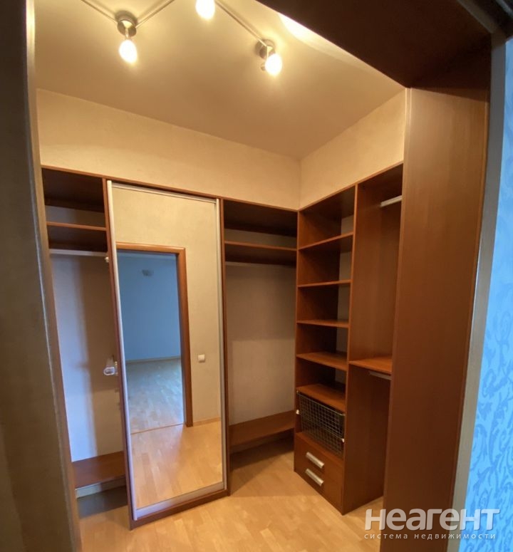 Продается Многокомнатная квартира, 168,5 м²