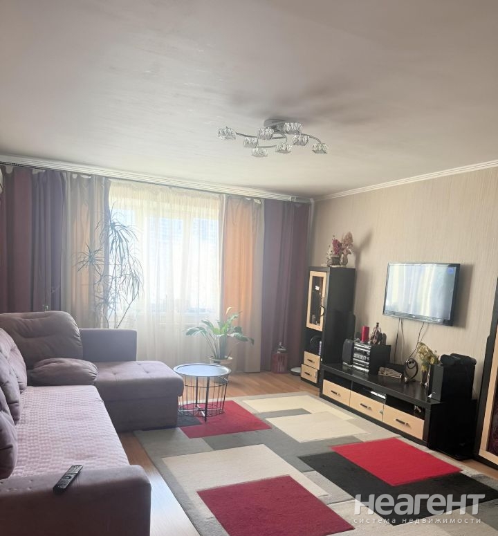 Продается Многокомнатная квартира, 83,4 м²