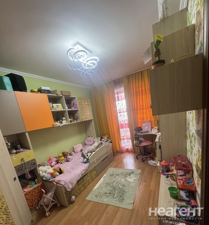 Продается Многокомнатная квартира, 83,4 м²