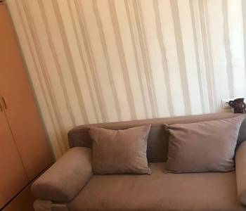 Продается 1-комнатная квартира, 42 м²