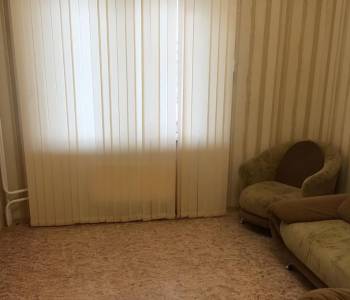 Продается 1-комнатная квартира, 42 м²