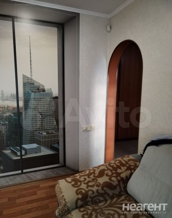 Продается Многокомнатная квартира, 74 м²