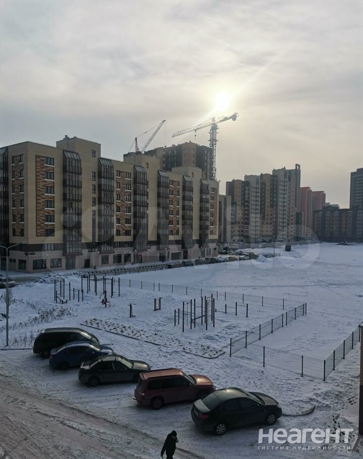 Продается 1-комнатная квартира, 37 м²