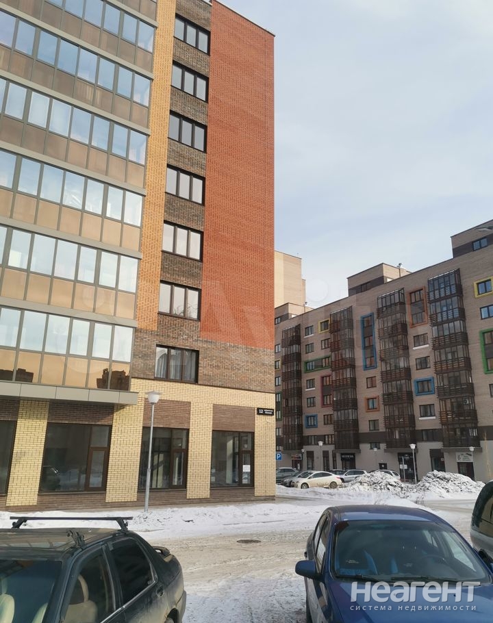 Продается 1-комнатная квартира, 37 м²