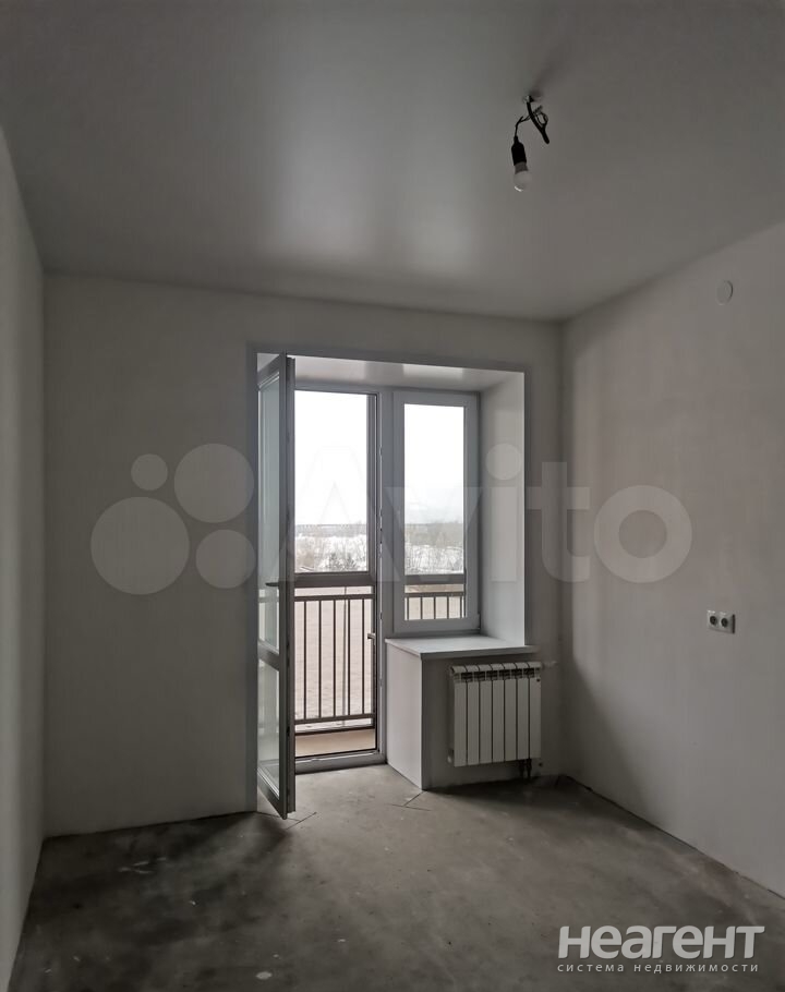 Продается 1-комнатная квартира, 37 м²