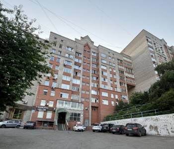 Продается Многокомнатная квартира, 138 м²