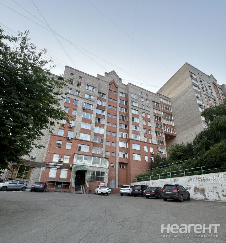 Продается Многокомнатная квартира, 138 м²