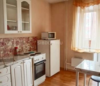 Сдается 1-комнатная квартира, 42 м²